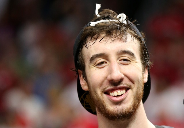 Frank Kaminsky trolls Cubs fans with Steve Bartman jersey at preseason game