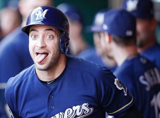 Broxton drives in go-ahead run, Brewers top Cardinals 2-1