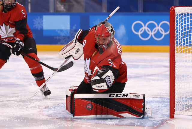 Wisconsin athletes start strong on hockey rink